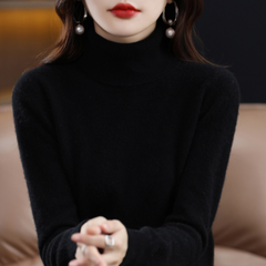 Women’s Cashmere-Blend Slim Turtleneck Sweater in Black