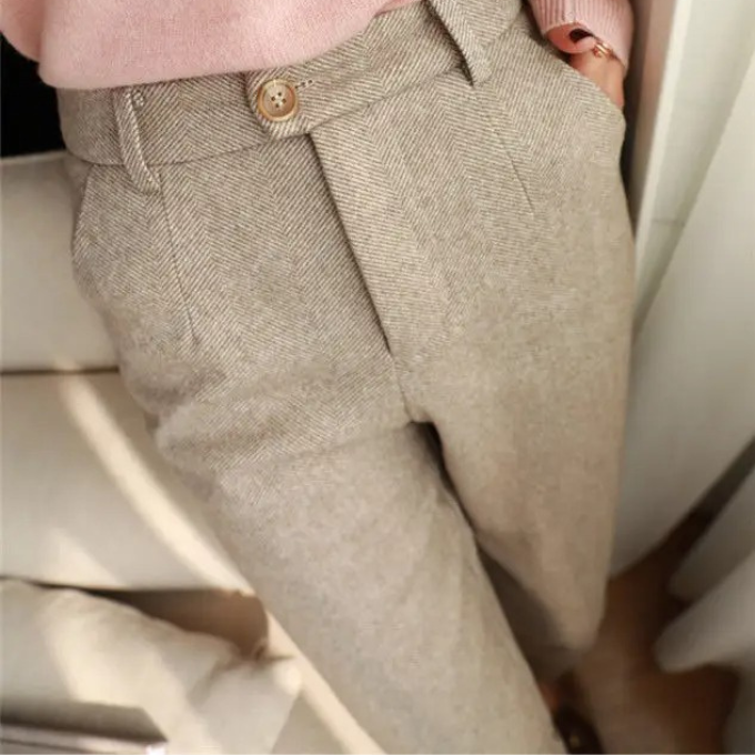 Men’s Tailored Herringbone Pants in Beige