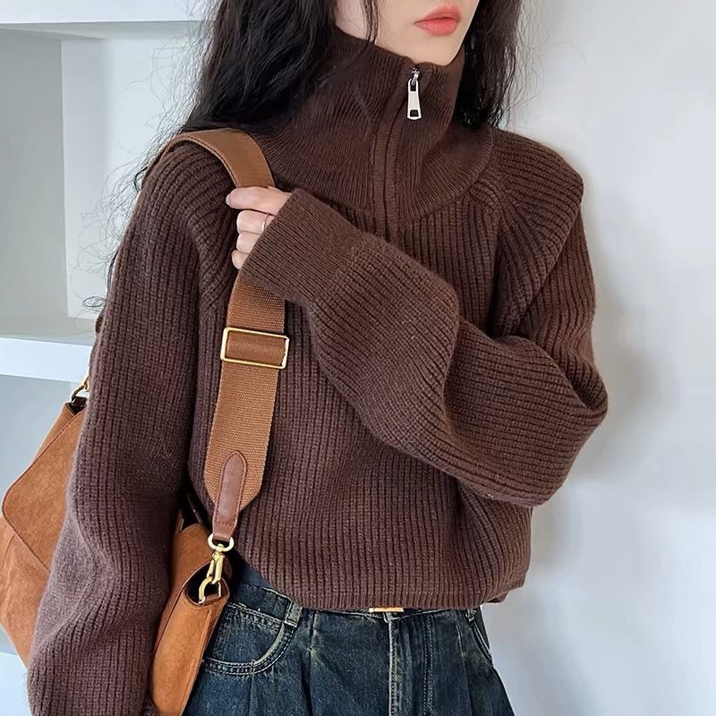 Women’s Oversized Quarter-Zip Knit Sweater in Brown