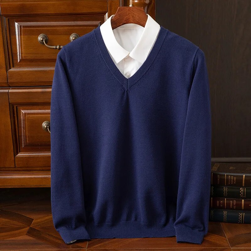 Men’s Cashmere-Blend V-Neck Sweater in Navy