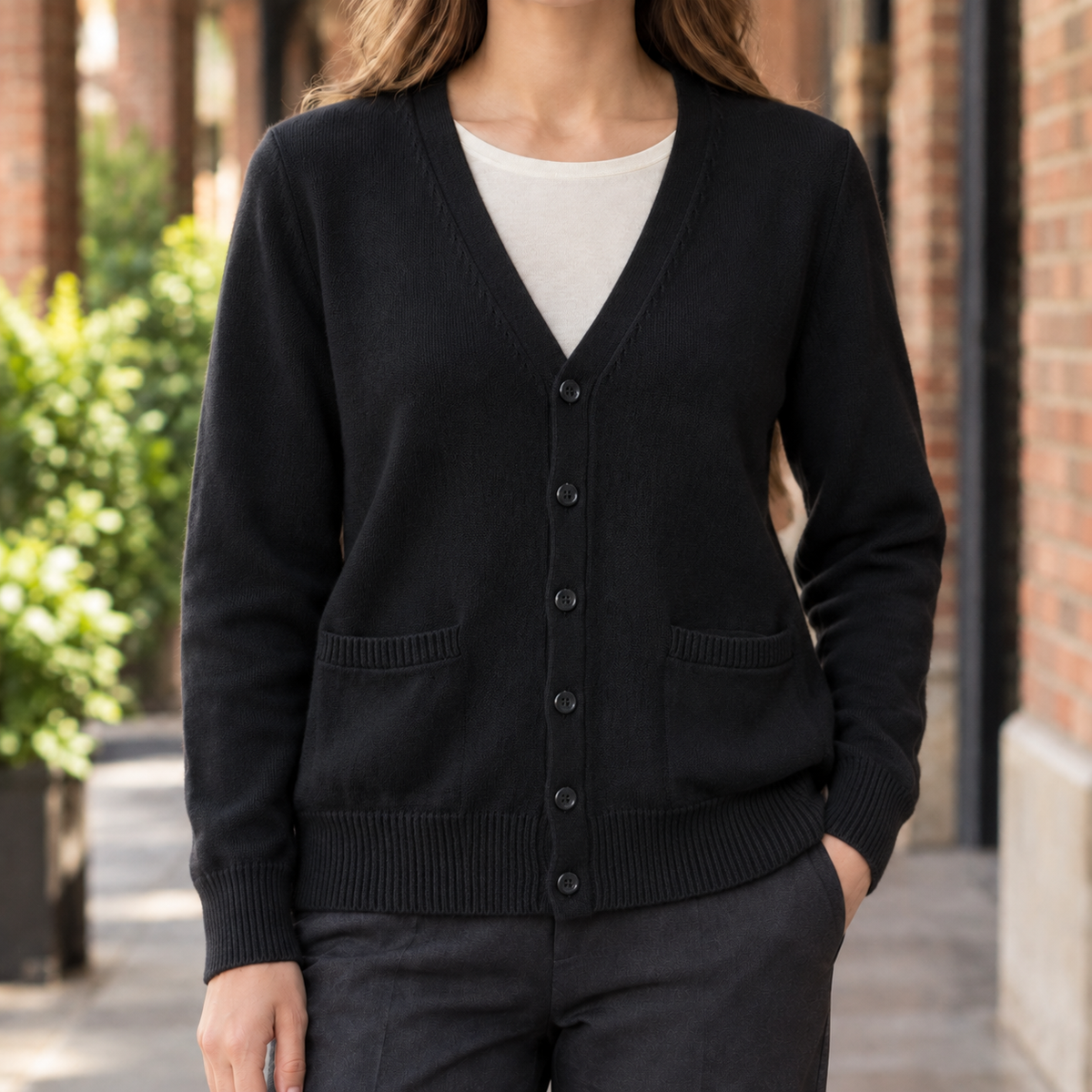 Women’s Cotton-Blend V-Neck Pocket Cardigan in Black